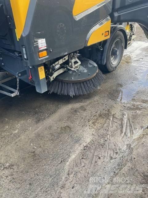 Schmidt Wasa 300+ Zamiatarki - Zgarniarki - Odśnieżarki