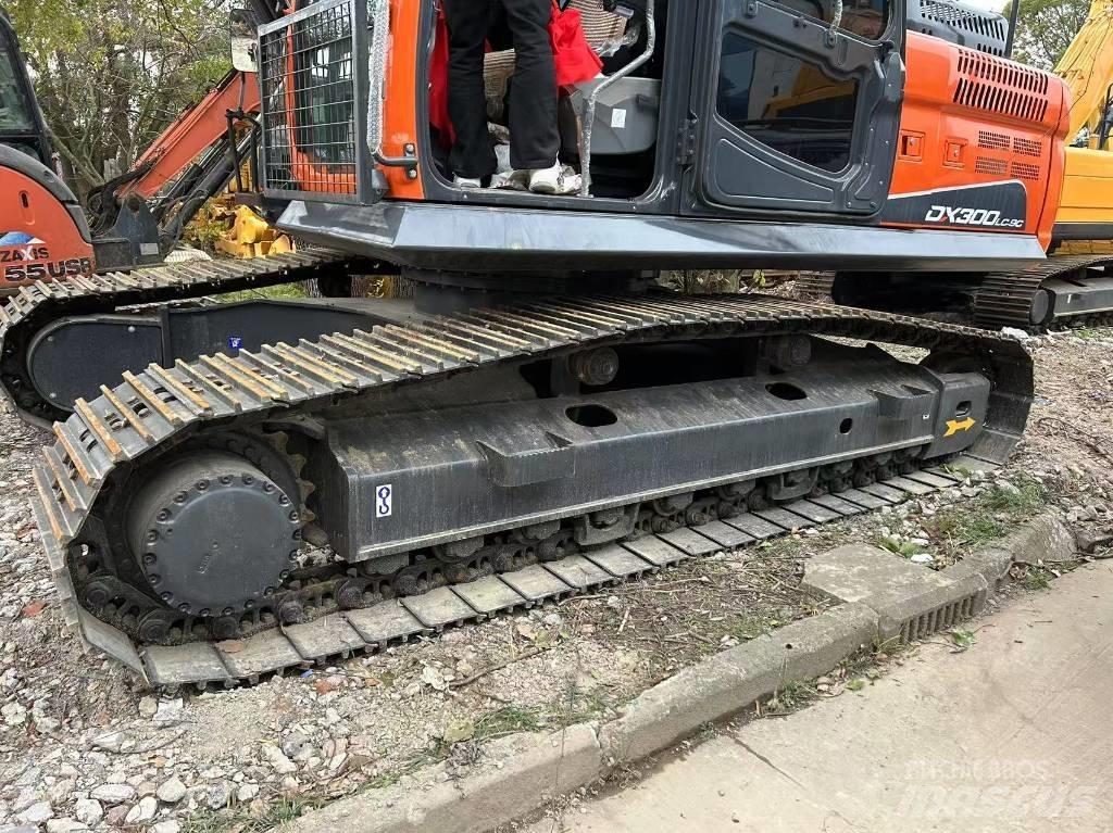 Doosan DX 300 Koparki gąsienicowe