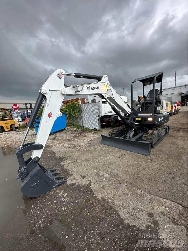 Bobcat E42 Minikoparki