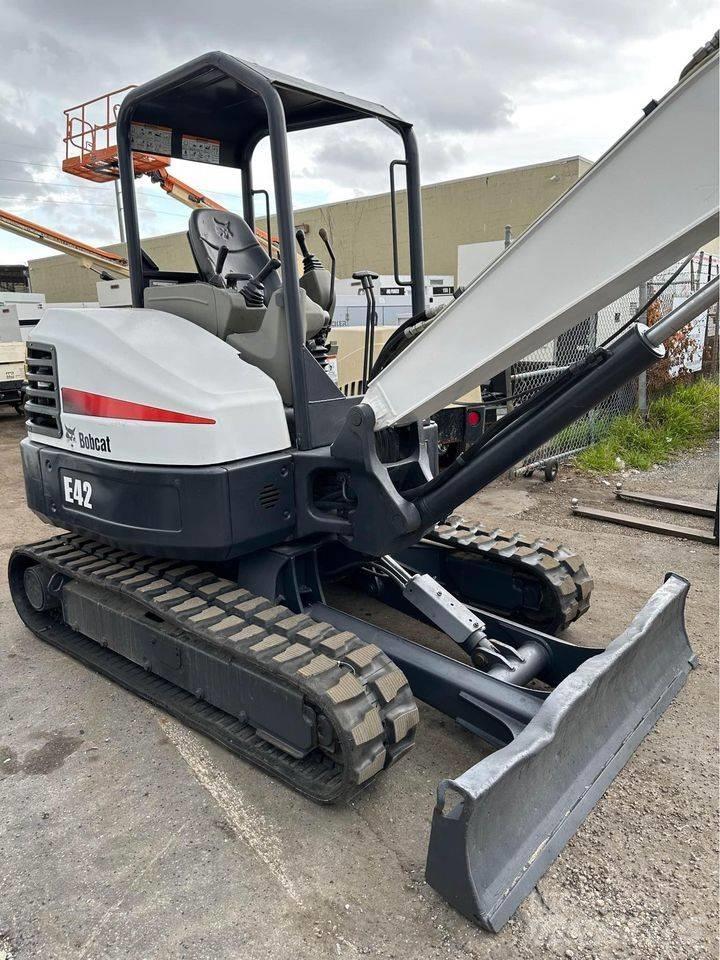 Bobcat E42 Minikoparki