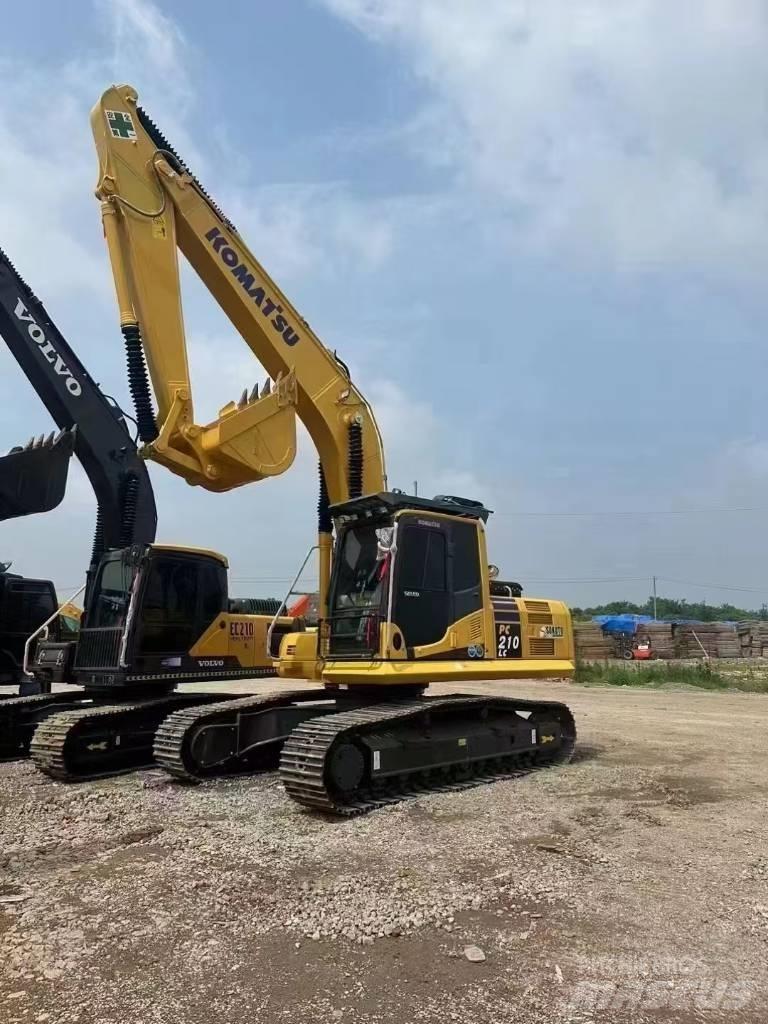 Komatsu 210-8 Koparki gąsienicowe