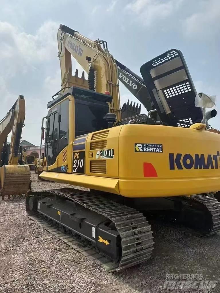 Komatsu 210-8 Koparki gąsienicowe