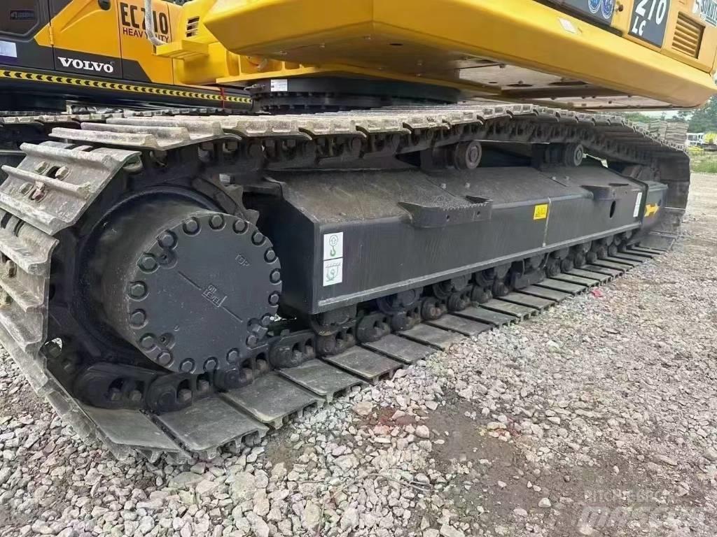 Komatsu 210-8 Koparki gąsienicowe