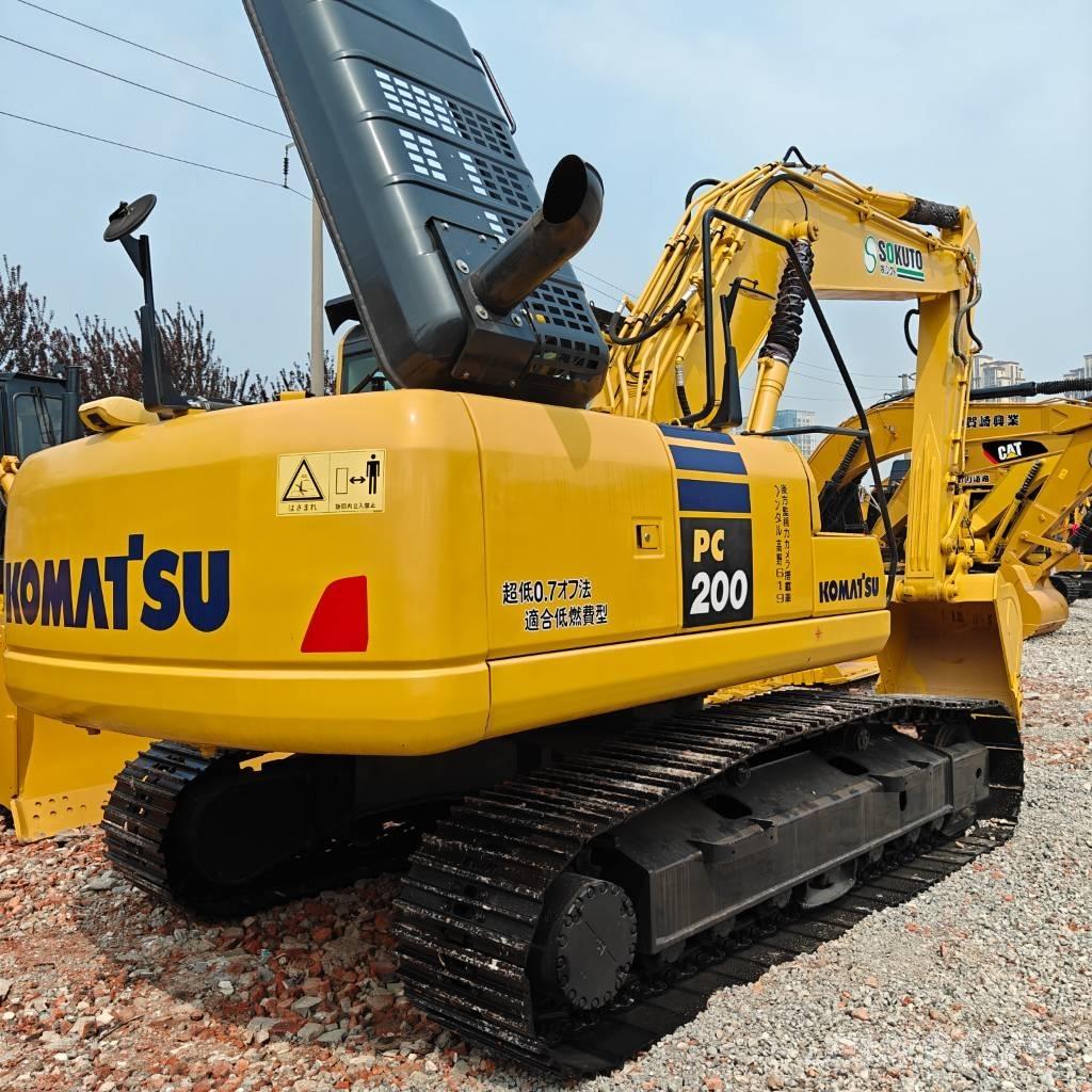 Komatsu 200-8 Koparki gąsienicowe