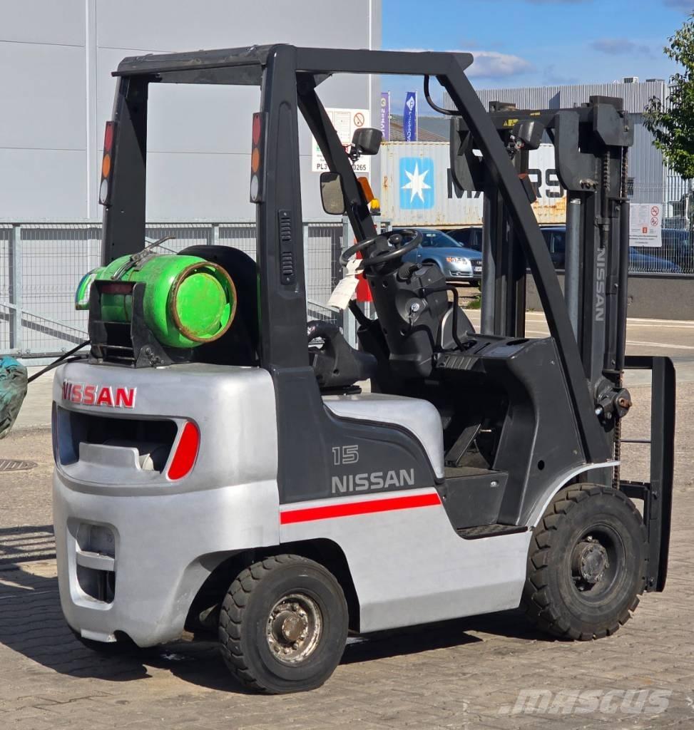 Nissan L01A15 Wózki LPG