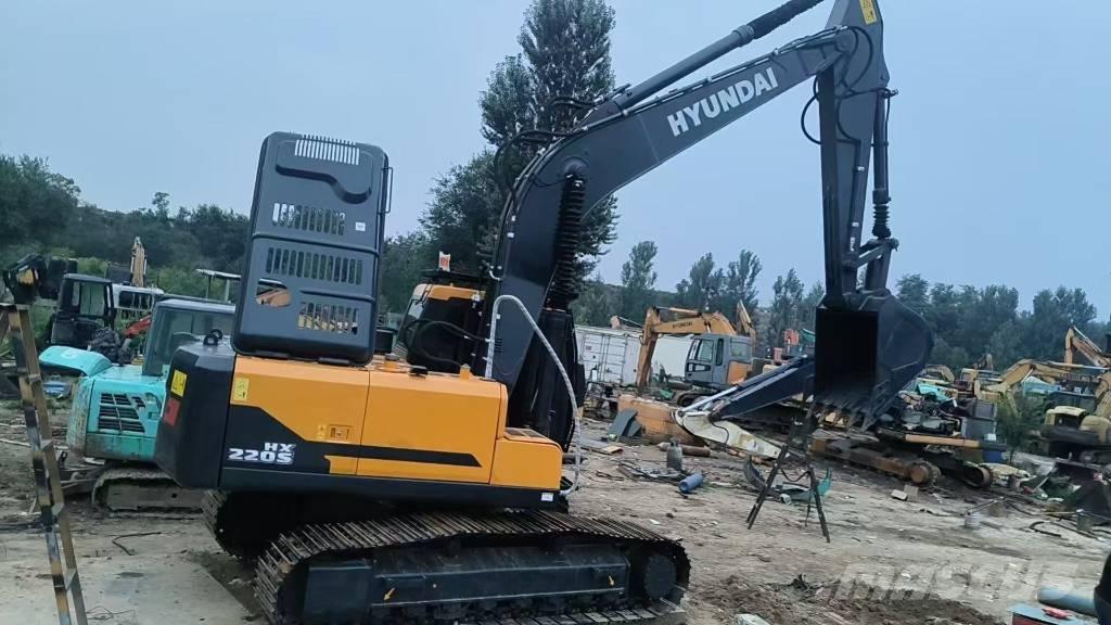 Hyundai HX220S Koparki gąsienicowe