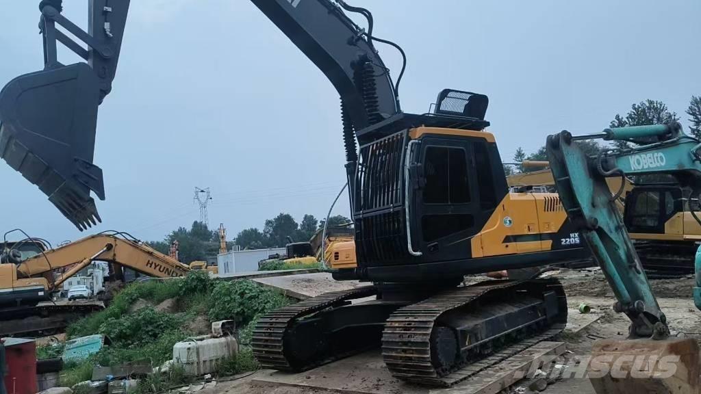 Hyundai HX220S Koparki gąsienicowe