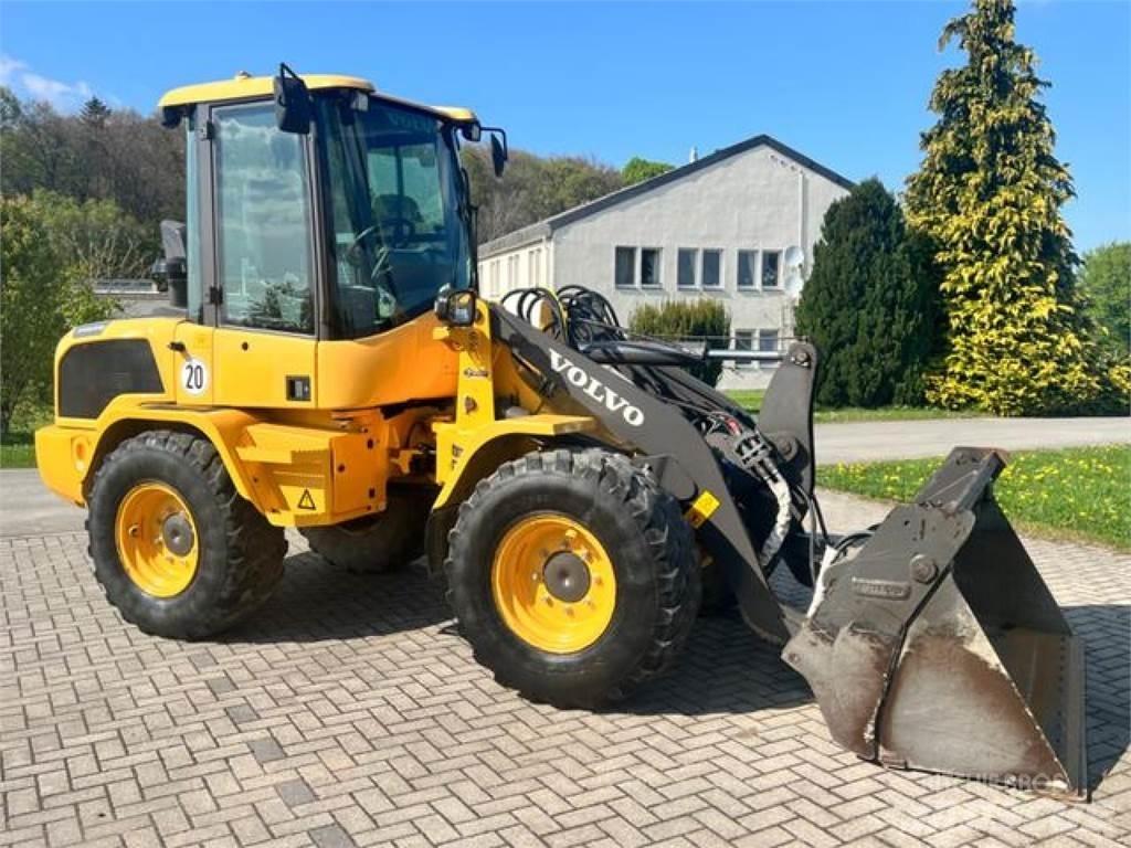Volvo L30G Ładowarki kołowe