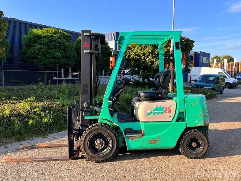 Mitsubishi FD25 Wózki Diesla