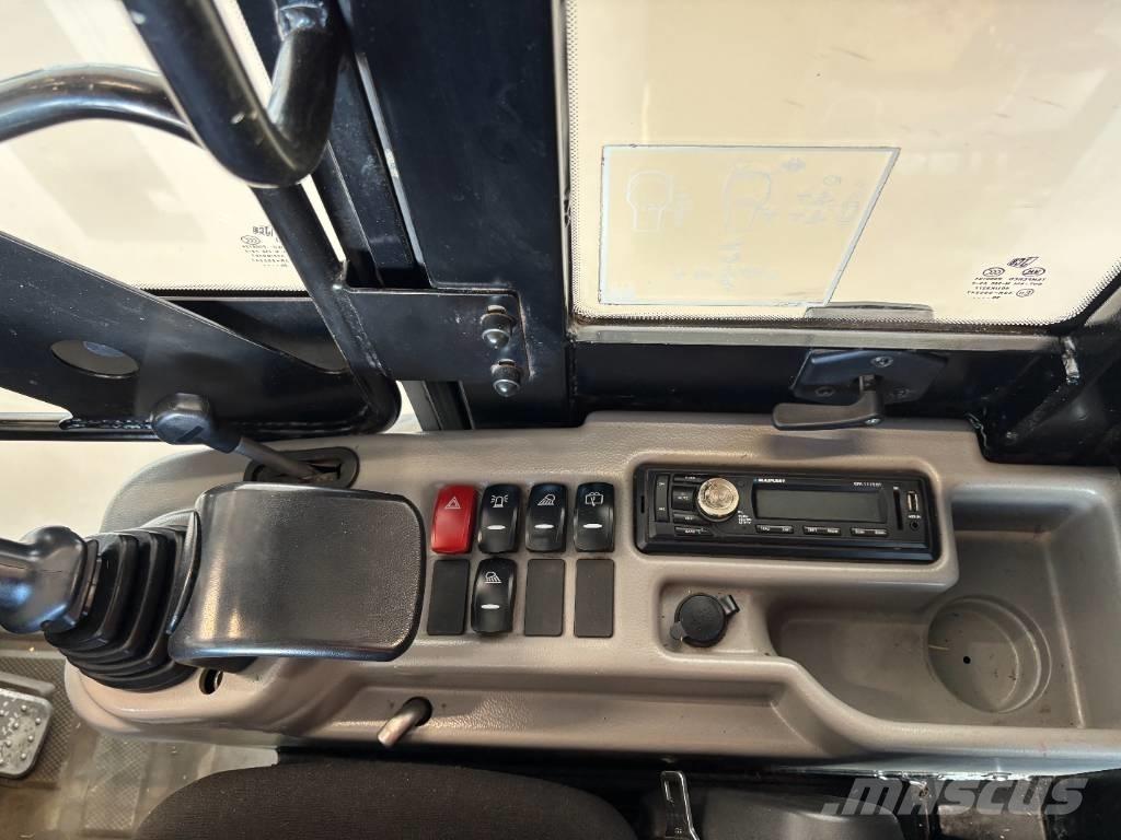 JCB 403 Ładowarki wielofunkcyjne
