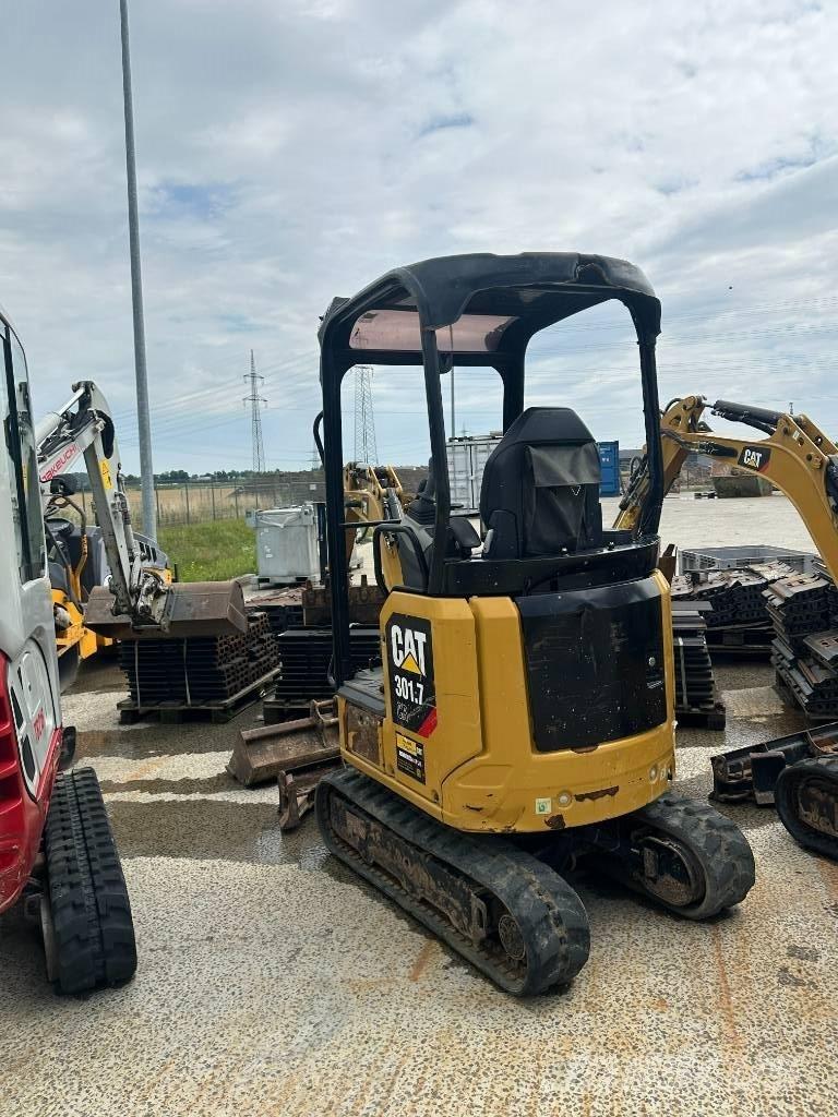 CAT 301.7 Minikoparki