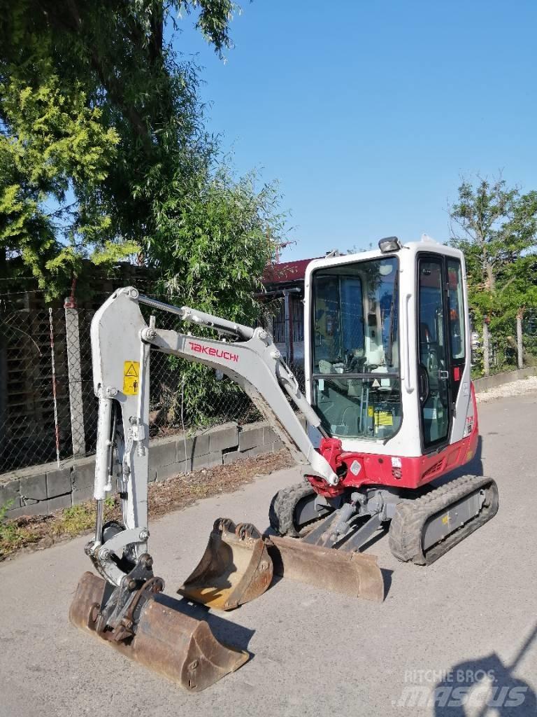 Takeuchi TB 216 Minikoparki
