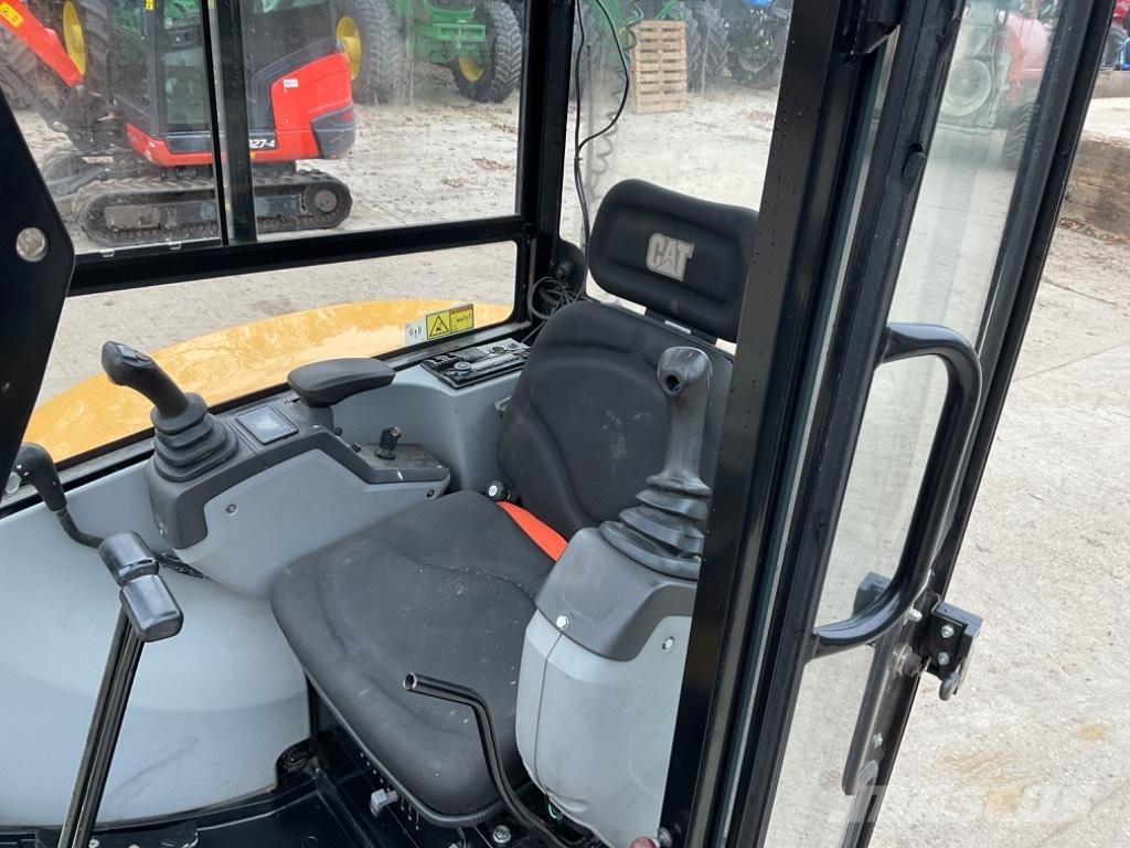 CAT 302.7 D CR Minikoparki