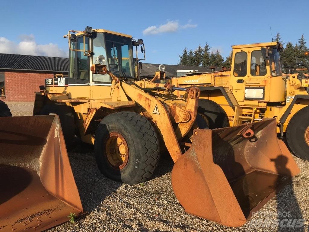 CAT 928F Ładowarki kołowe