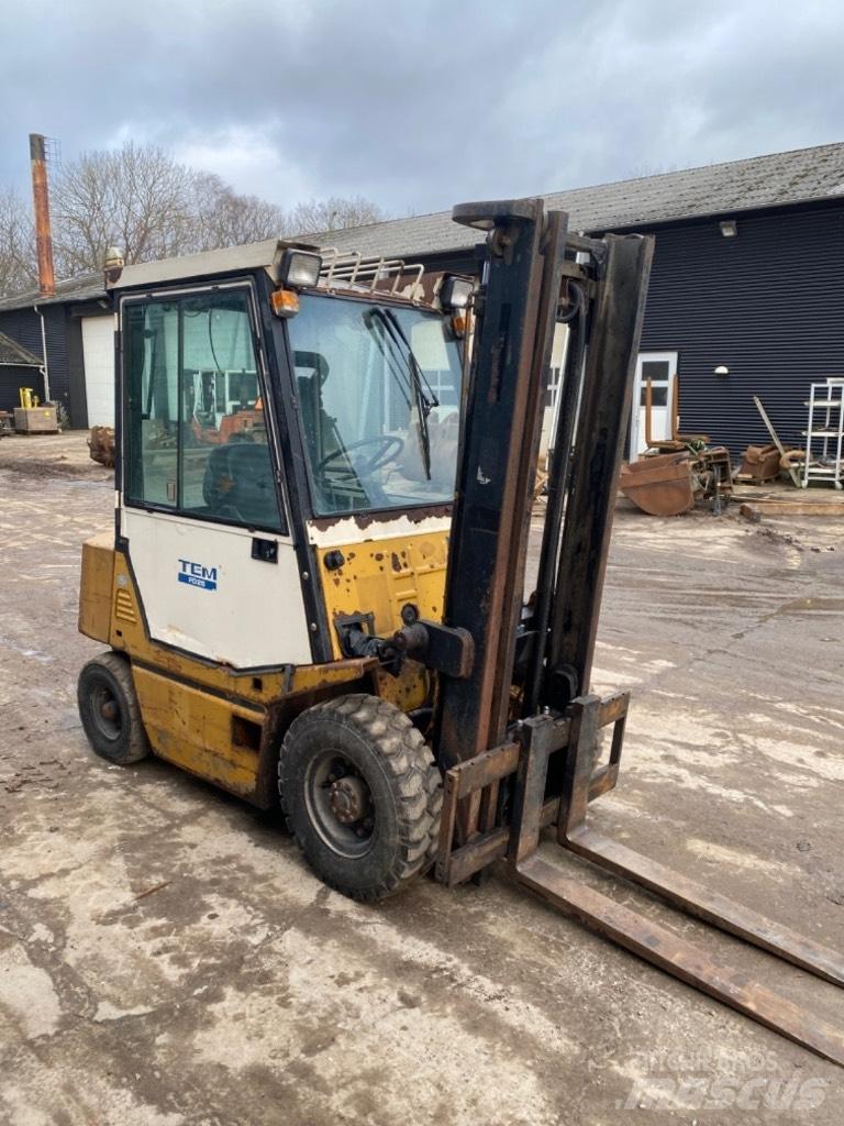TCM FD 25 Wózki Diesla