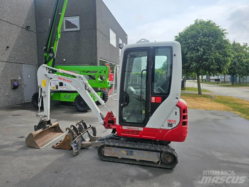 Takeuchi TB 216 Minikoparki