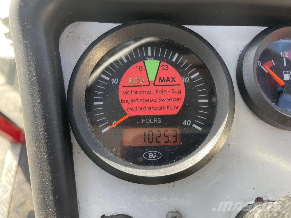 Timan VPM 3400 Zamiatarki - Zgarniarki - Odśnieżarki