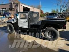  HMMWV M998 Pick-upy / Pojazdy z otwieranymi burtami