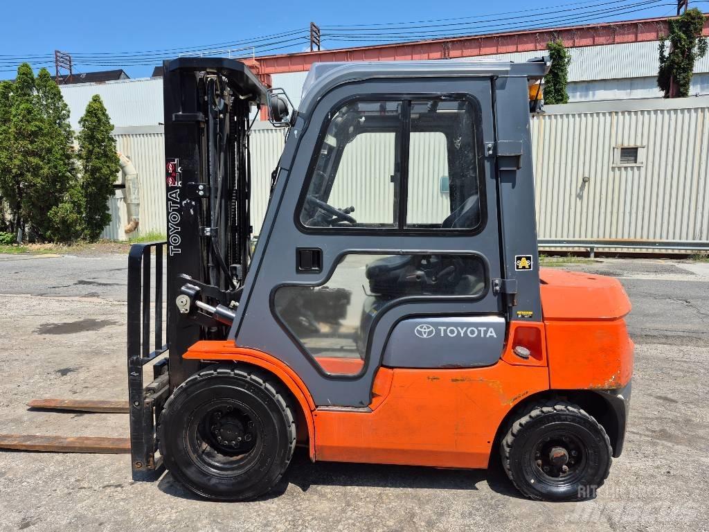 Toyota 7 FGU 25 Wózki widłowe inne