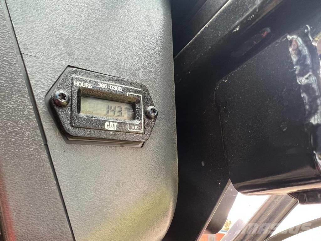 CAT 216 B 3 Ładowarki burtowe