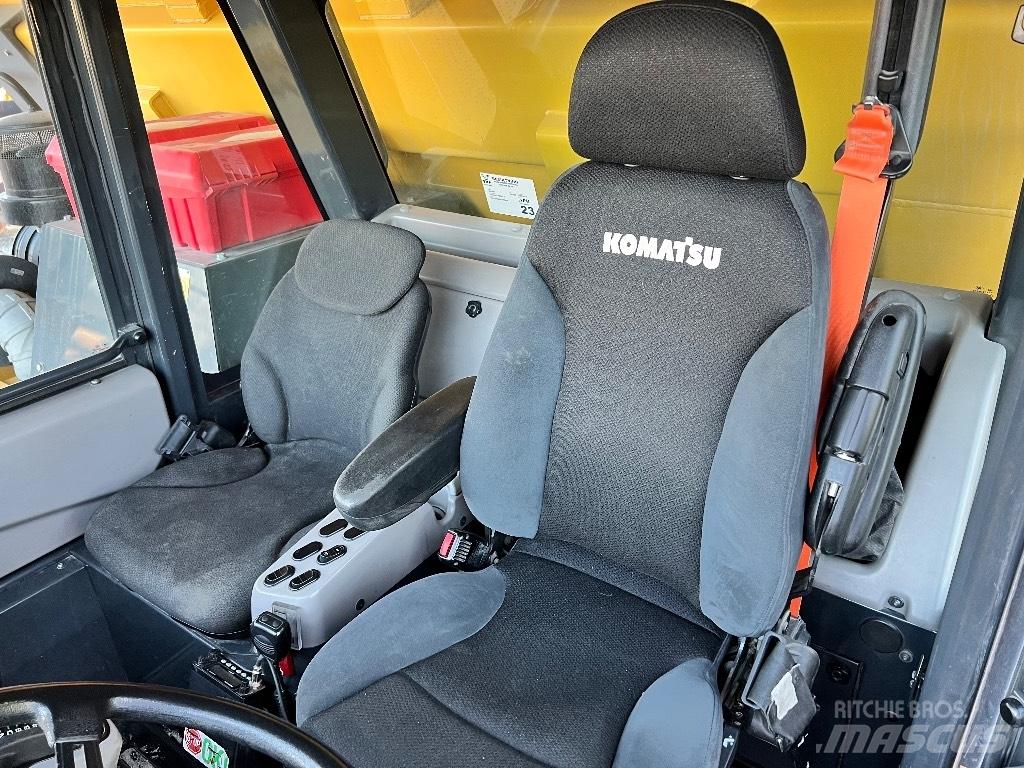Komatsu 605-8 Wozidła sztywnoramowe