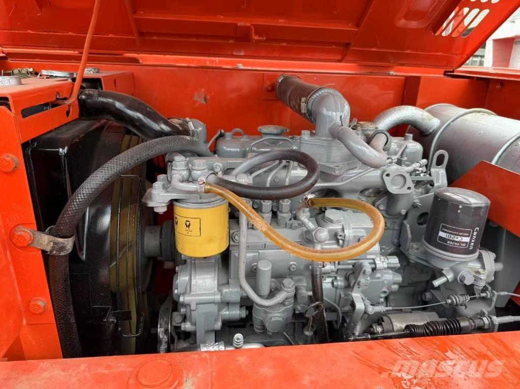 Hitachi Zaxis 60 Koparki gąsienicowe