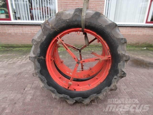 Goodyear 13.6/36 Opony, koła i felgi