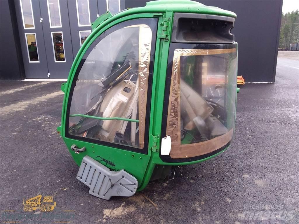 John Deere 1910e Kabiny i wnętrze