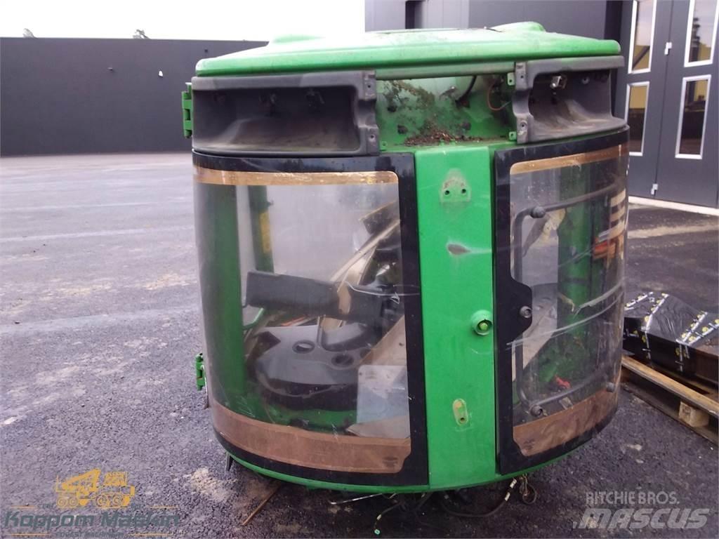 John Deere 1910e Kabiny i wnętrze