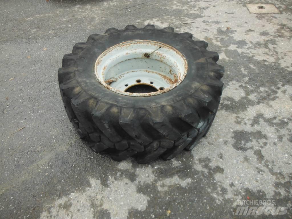 Michelin 15R22.5 Opony, koła i felgi