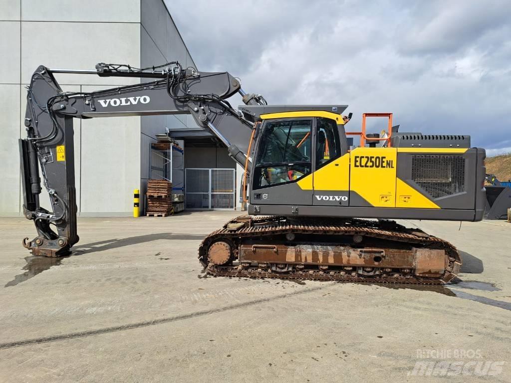 Volvo EC250ENL Koparki gąsienicowe