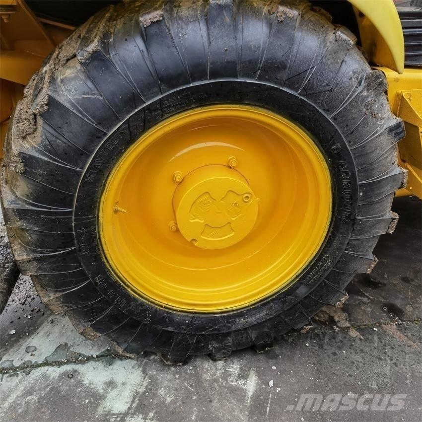 JCB 4CX Koparko-ładowarki