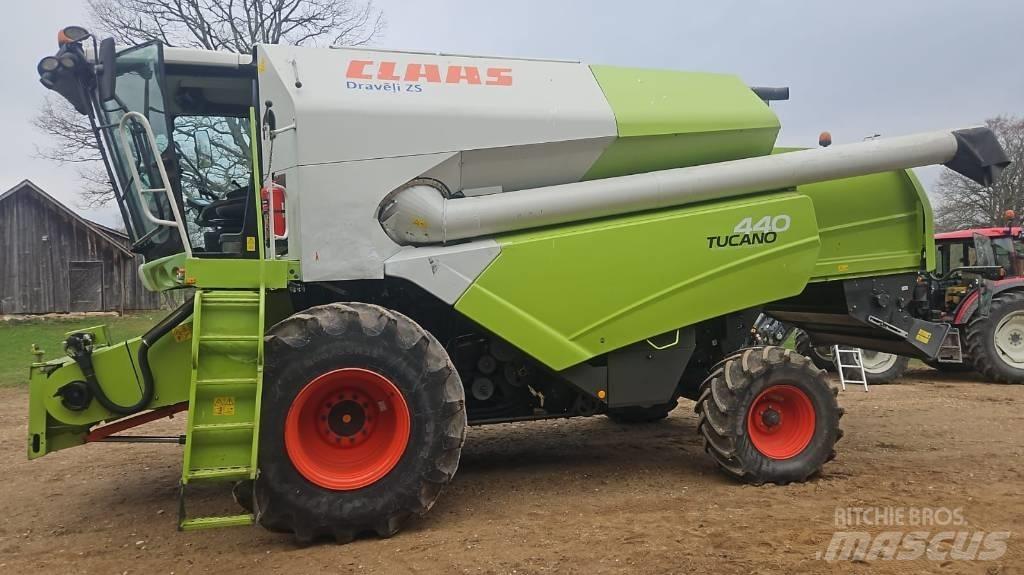 CLAAS Tucano 440 Kombajny zbożowe