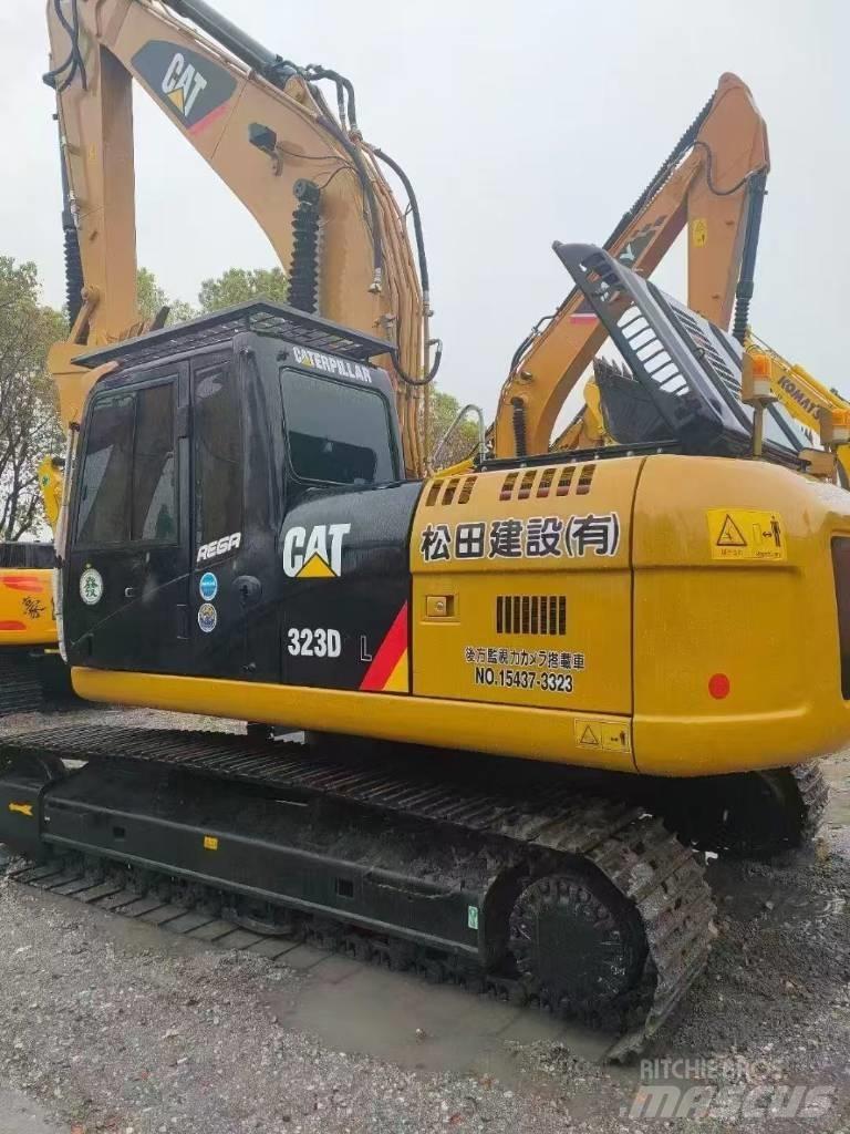 CAT 323D2 Koparki gąsienicowe