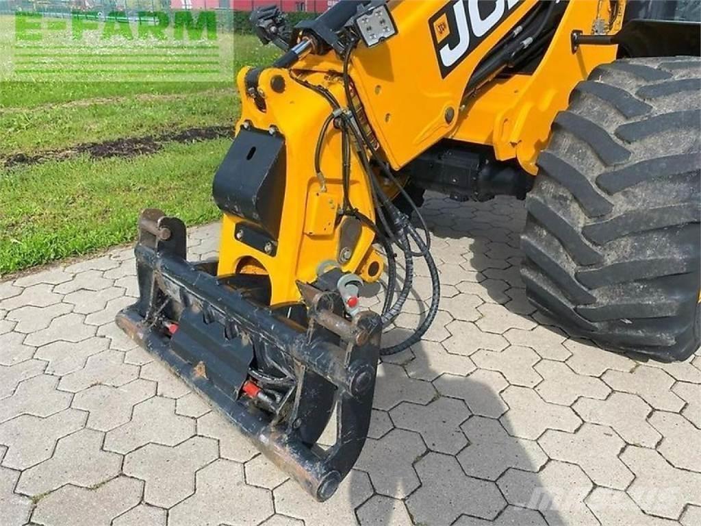 JCB tm 220 - 40 km/h Ładowarki rolnicze