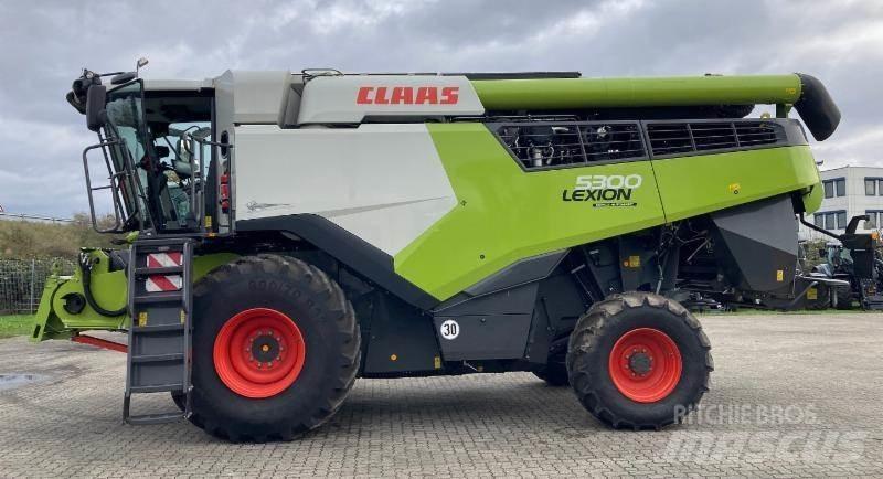 CLAAS LEXION 5300 Kombajny zbożowe