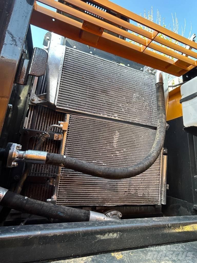 Hyundai 220LC-9S Koparki gąsienicowe