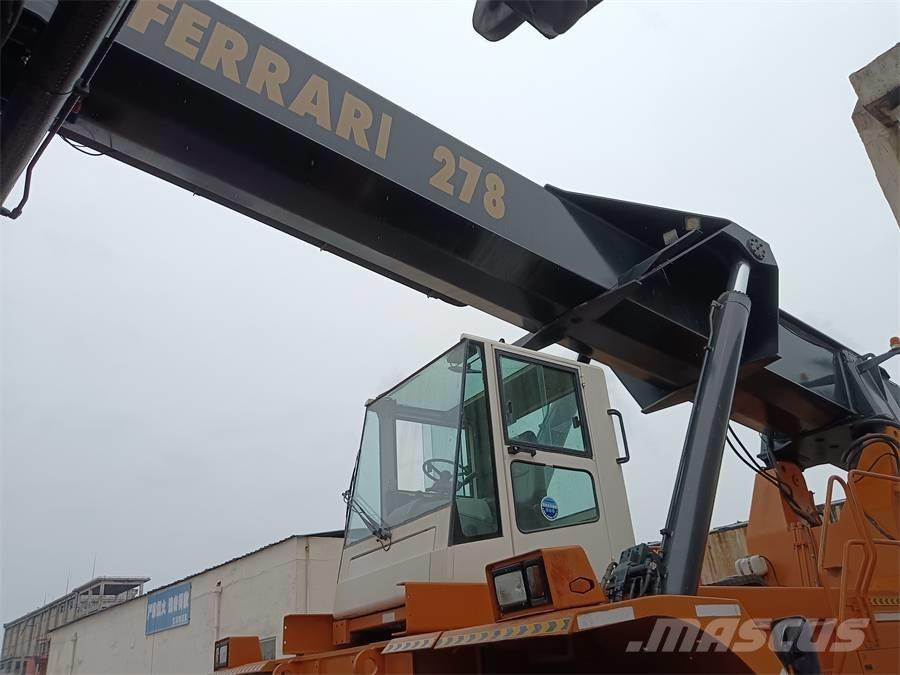 Ferrari 278 Wózki typu Reachstacker