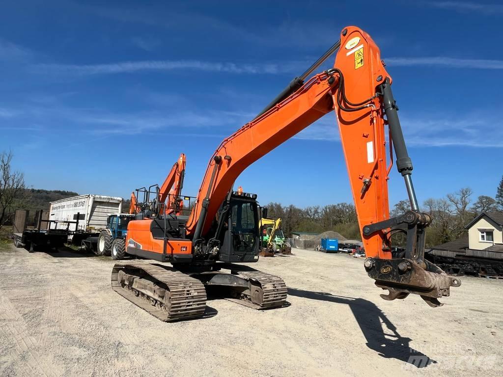 Doosan DX 225 Koparki gąsienicowe