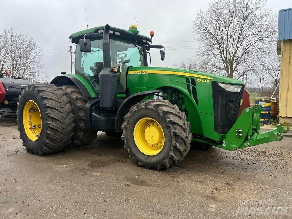 John Deere 8260R Ciągniki rolnicze