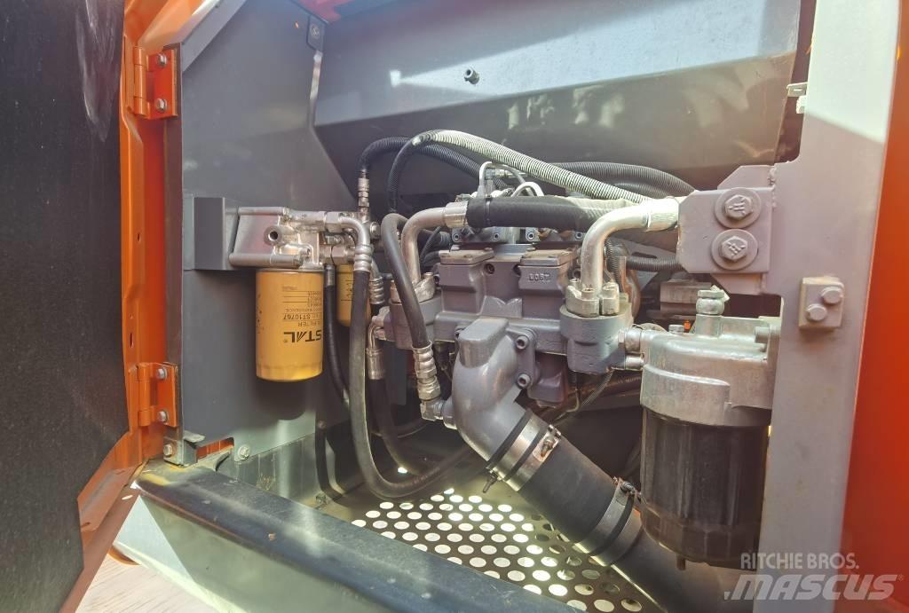 Hitachi ZX 210 Koparki gąsienicowe