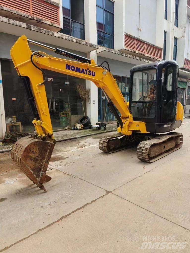 Komatsu PC 35 R-8 Minikoparki