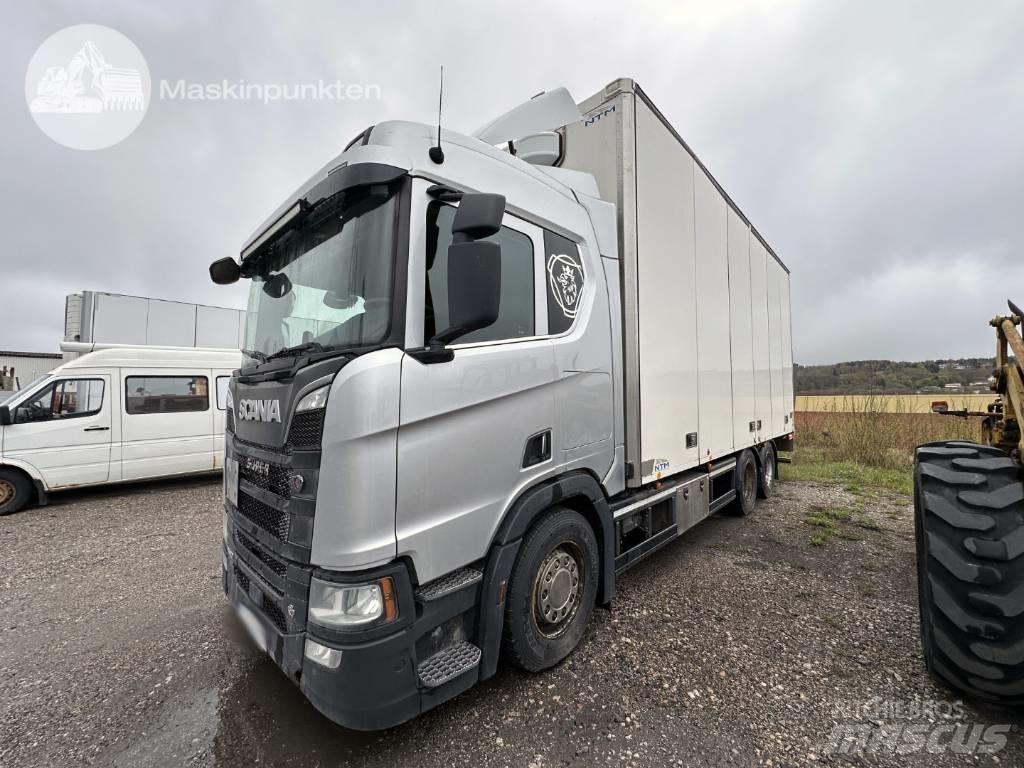 Scania R 520 Samochody ciężarowe ze skrzynią zamkniętą