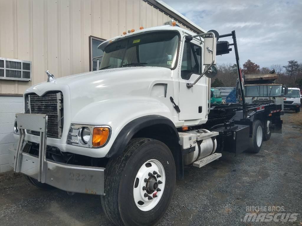 Mack CV 713 Śmieciarki