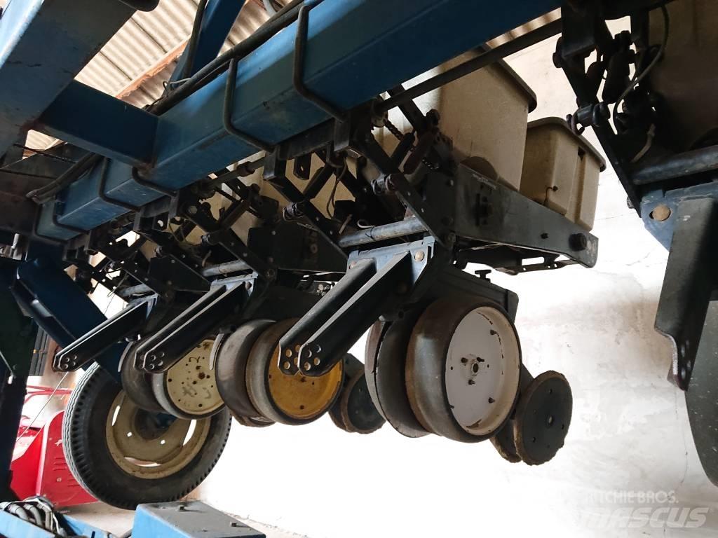 Kinze 2300 Siewniki punktowe