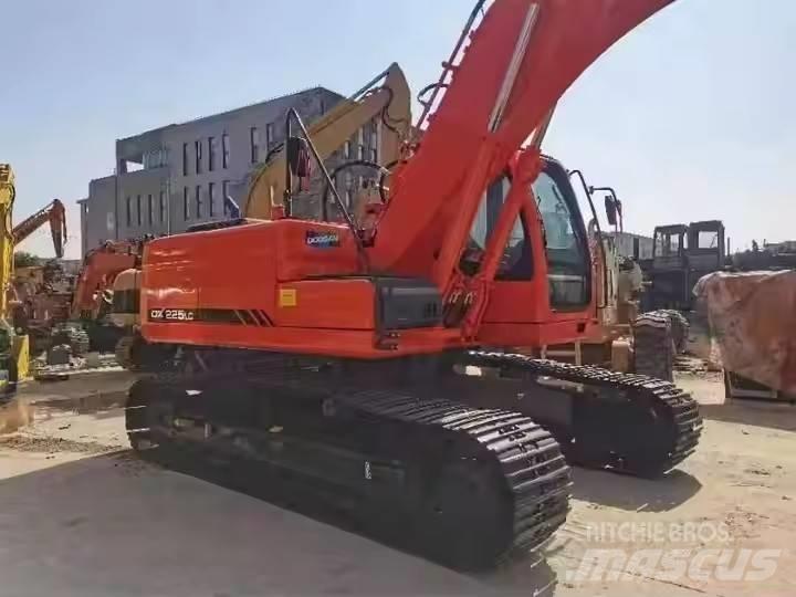 Doosan DX225LC Koparki gąsienicowe