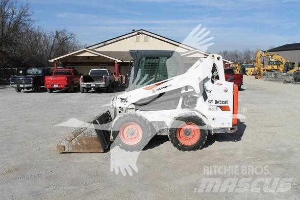 Bobcat S590 Ładowarki burtowe
