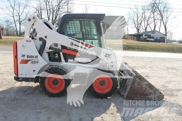 Bobcat S590 Ładowarki burtowe