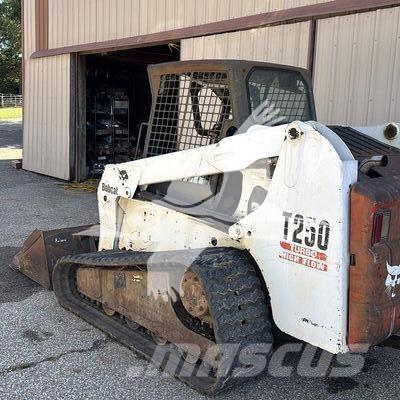 Bobcat T250 Ładowarki burtowe