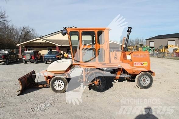 Broce KR350 Zamiatarki - Zgarniarki - Odśnieżarki